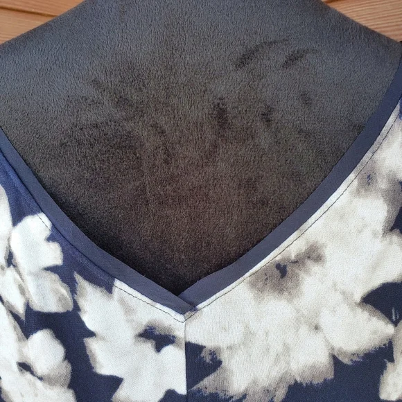 Simply Vera Vera Wang NWOT Black and Cream Floral Long Sleeve Stretchy Dress - Picture 12 of 13